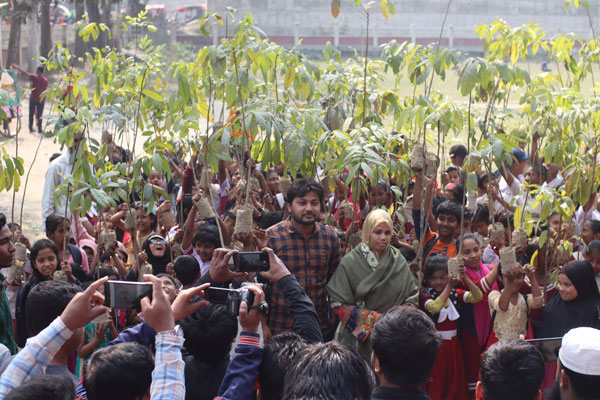 মাভাবিপ্রবির তারুণ্যের উচ্ছাস সংগঠনের বৃক্ষ রোপন কর্মসূচি