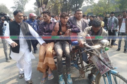 মেহেরপুরে ছাত্রলীগের দুগ্রুপে ধাওয়া-পাল্টাধাওয়া
