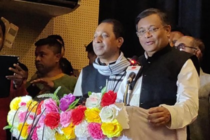 বিএনপির হামলার ভয়ে ভোটার আসেনি : তথ্যমন্ত্রী
