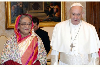 প্রধানমন্ত্রীর সঙ্গে পোপের সাক্ষাৎ
