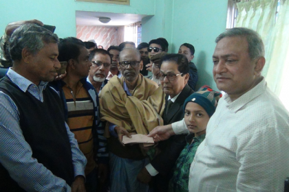 মৌলভীবাজারে অগ্নিকাণ্ডে নিহত পরিবারের মাঝে আর্থিক অনুদান