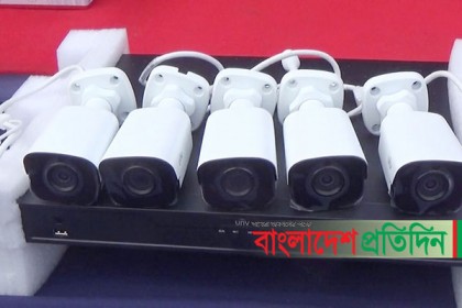 অপরাধ দমনে ঝিনাইদহে সিসি ক্যামেরা স্থাপন