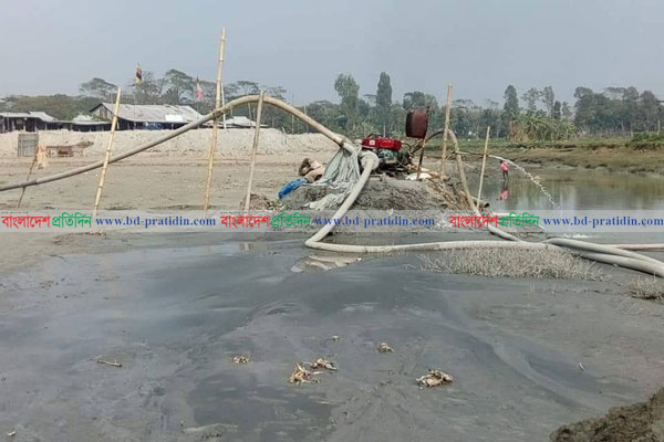 রায়পুরে বালু উত্তোলনের মহোৎসব!