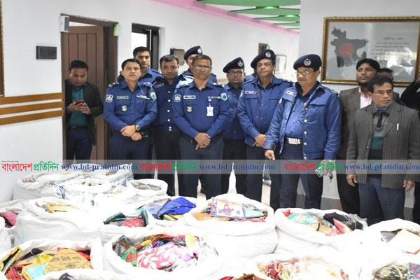 নাটোরে ডাকাতির ঘটনায় মালামালসহ ৩জন আটক