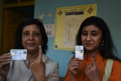 দিল্লি মসনদ দখলের লড়াইয়ে ভোটগ্রহণ শুরু 