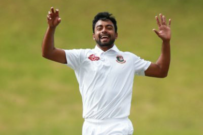 দিনের শুরুতেই পাকিস্তান শিবিরে রাহির হানা 