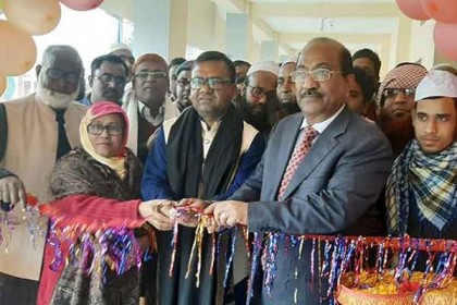 লালপুর ফুলবাড়ি মদিনাতুল উলুম মাদরাসার দ্বিতল ভবনের উদ্বোধন