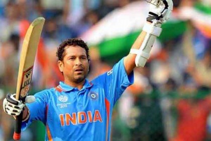 ব্যাট হাতে মাঠে নামছেন টেন্ডুলকার