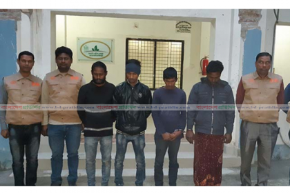টায়ার চুরিতে বাধা দেয়ায় হেলপারকে হত্যা! 