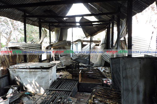 মহম্মদপুরের বালিদিয়া গ্রাম এখন আতঙ্কের জনপদ