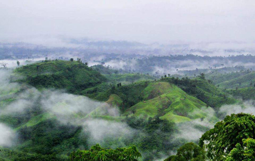 পাহাড়ে শীতেও বৃষ্টি, হাড় কাঁপানো শীত
