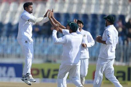 পাকিস্তানকে ৪৪৫ রানে থামিয়ে ব্যাটিংয়ে বাংলাদেশ 