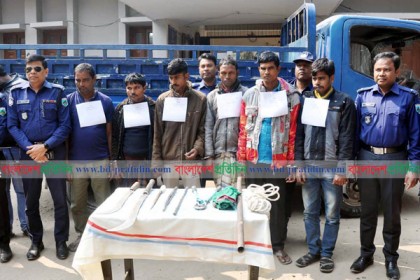 শেরপুরে ডাকাতদলের ছয় সদস্য গ্রেফতার, অস্ত্র উদ্ধার