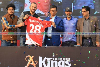 বসুন্ধরা কিংসের সঙ্গে মেসির আর্জেন্টাইন সতীর্থ বার্কোসের চুক্তি স্বাক্ষর