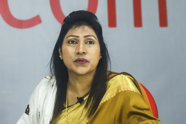 মোহাম্মদপুর থানার ওসি ভেবে প্রতারককে ৫ লাখ দিয়েছিলেন ডেইজি