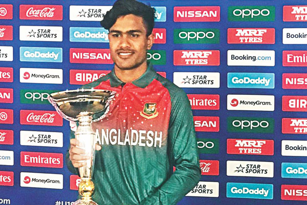 বিশ্বজয়ের মঞ্চে সমর্থকদের বাংলায় বার্তা আকবর আলী'র (ভিডিও)
