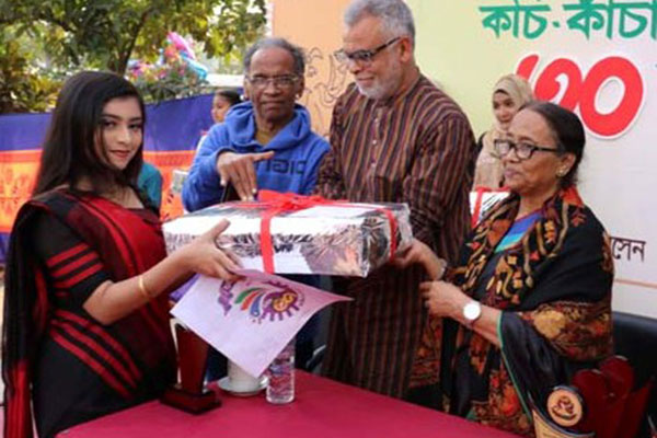 'পাঠ্যপুস্তকের শিক্ষার চেয়েও বড় শিক্ষা হচ্ছে মনুষ্যত্বের শিক্ষা'