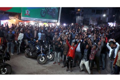 বাংলাদেশ চ্যাম্পিয়ন হওয়ায় উল্লাসে মেতেছেন বরিশালবাসী
