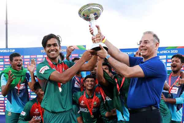 ট্রফি নিয়ে টাইগাররা যুবাদের দেশে ফেরার সময় পরিবর্তন  