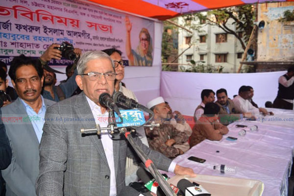 খালেদা জিয়াকে পরিকল্পিতভাবে মৃত্যুর দিকে ঠেলে দিচ্ছে: মির্জা ফখরুল