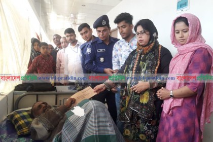 নোয়াখালীতে অসহায় রোগীদের ‘পুলিশ নারী কল্যাণ সমিতি’র সহায়তা