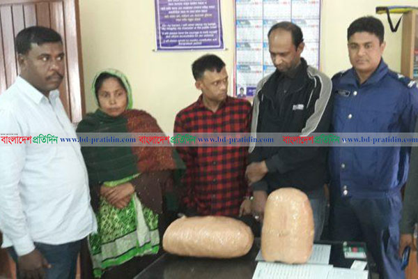 আলমডাঙ্গায় মাইক্রোবাস থেকে ৪ কেজি গাঁজা উদ্ধার, আটক ৩