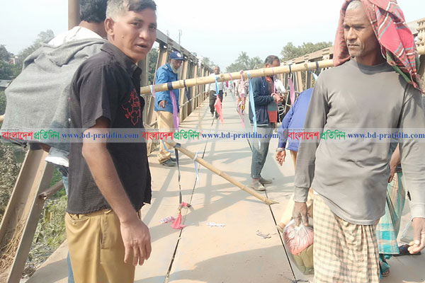 সেই বেইলি ব্রিজে ফাটল, যান চলাচল বন্ধ