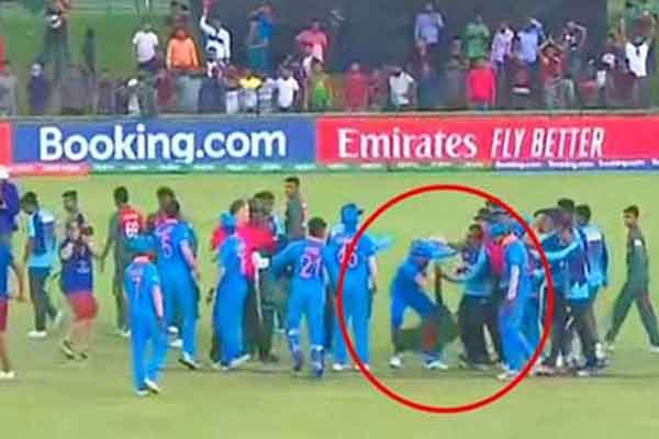 ভারতীয় যুবাদের আরও শাস্তি চান কপিল-আজহার!