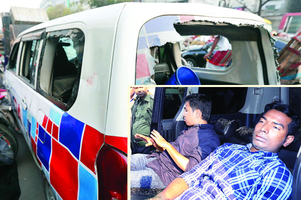 সাংবাদিকদের ওপর হামলা গাড়ি ভাঙচুর, ক্যামেরা ছিনতাই