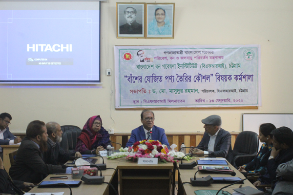 'বৃক্ষের উপর চাপ কমাতে বাঁশের যোজিত আসবাব ব্যবহারের বিকল্প নেই'