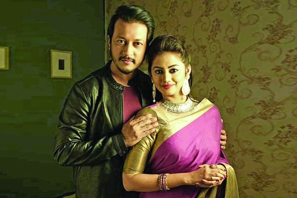 অন্য পরিচয়ে ইমন-রেহনুমা