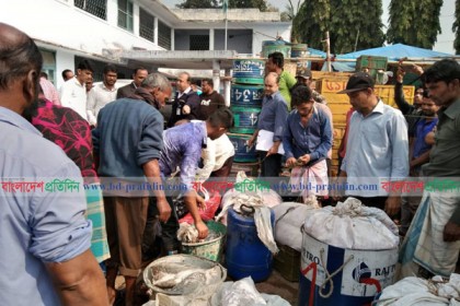 রাঙামাটিতে পাচারকালে দেড় টন মাছ উদ্ধার