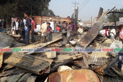 নোয়াখালীতে অগ্নিকাণ্ডে ১৫টি দোকান ভস্মীভূত
