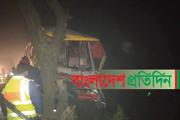 দুর্ঘটনার কবলে ইবি শিক্ষার্থীবাহী বাস, আহত ৪০