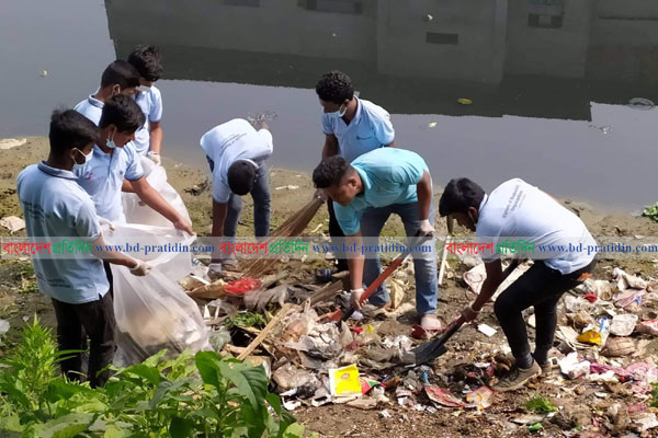 এবার ডাকাতিয়া নদীতে পরিচ্ছন্নতা অভিযান 