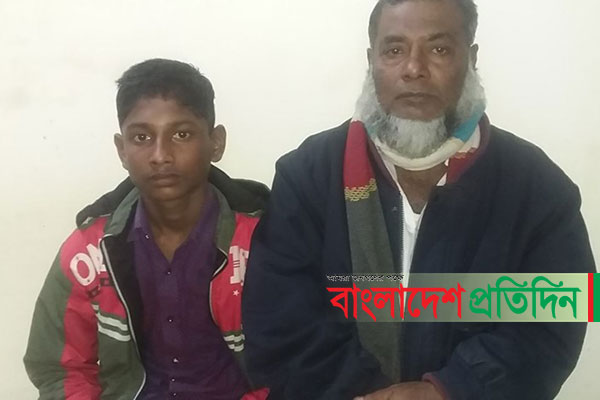সাগরে ৬ দিন লুঙ্গি ফুলিয়ে প্রাণে বাঁচা সেই ইমরান দেশে ফিরলেন