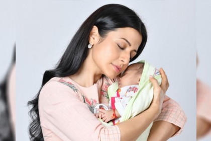 প্রথমবার সদ্যোজাত কোলে কোয়েল, ফাঁস হলো রহস্য!