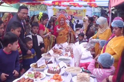 ঝিনাইদহে বসন্তবরণ উপলক্ষে পিঠা উৎসব