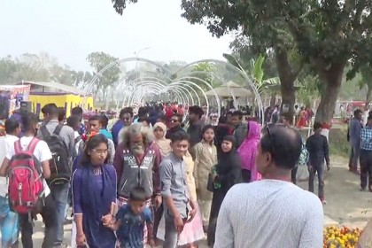 ঝিনাইদহের বিনোদন কেন্দ্রগুলোতে উপচে পড়া ভিড়
