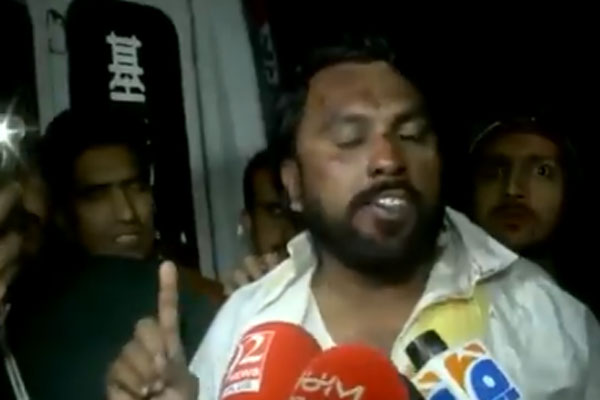 তৃতীয় বিয়ে করতে গিয়ে প্রথম স্ত্রীর বেধড়ক পিটুনি খেলেন স্বামী