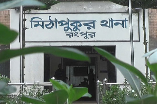 ৫২ দিনের মেয়েকে পানিতে চুবিয়ে হত্যা করলেন মা