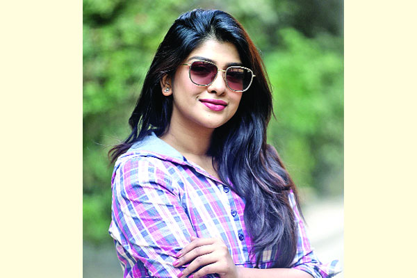 চলচ্চিত্রে সারিকা!