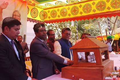 সাবমেরিন ক্যাবলে বিদ্যুৎ পেল পদ্মার চরের হাজারো প‌রিবার