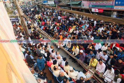 খালেদা জিয়ার কারামুক্তির দাবিতে 
খুলনায় বিএনপির বিক্ষোভ সমাবেশ