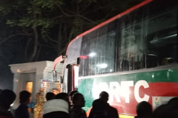 অবশেষে পরিবারের কাছে ফিরলেন কোয়ারেন্টাইনে থাকা চীন ফেরত বাংলাদেশিরা