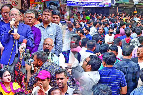 পুলিশের অবস্থানের মধ্যে নয়াপল্টনে বিএনপির সমাবেশ