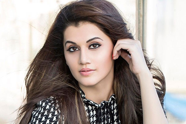 অন্যের সঙ্গে তুলনা করায় পরিচালককে যা বললেন তাপসী