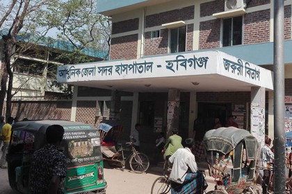 আশকোনা ক্যাম্প থেকে বাড়ি ফেরা চীনফেরত এক শিক্ষার্থী হাসপাতালে ভর্তি