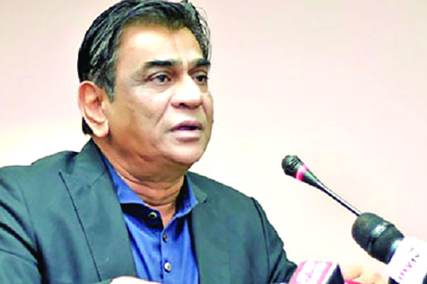 ‘বৃহত্তর স্বার্থে নির্বাচন করার সিদ্ধান্ত নিয়েছি’