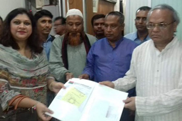 চসিক নির্বাচনে মনোনয়নপত্র জমা দিলেন ডা. লুসি খান  